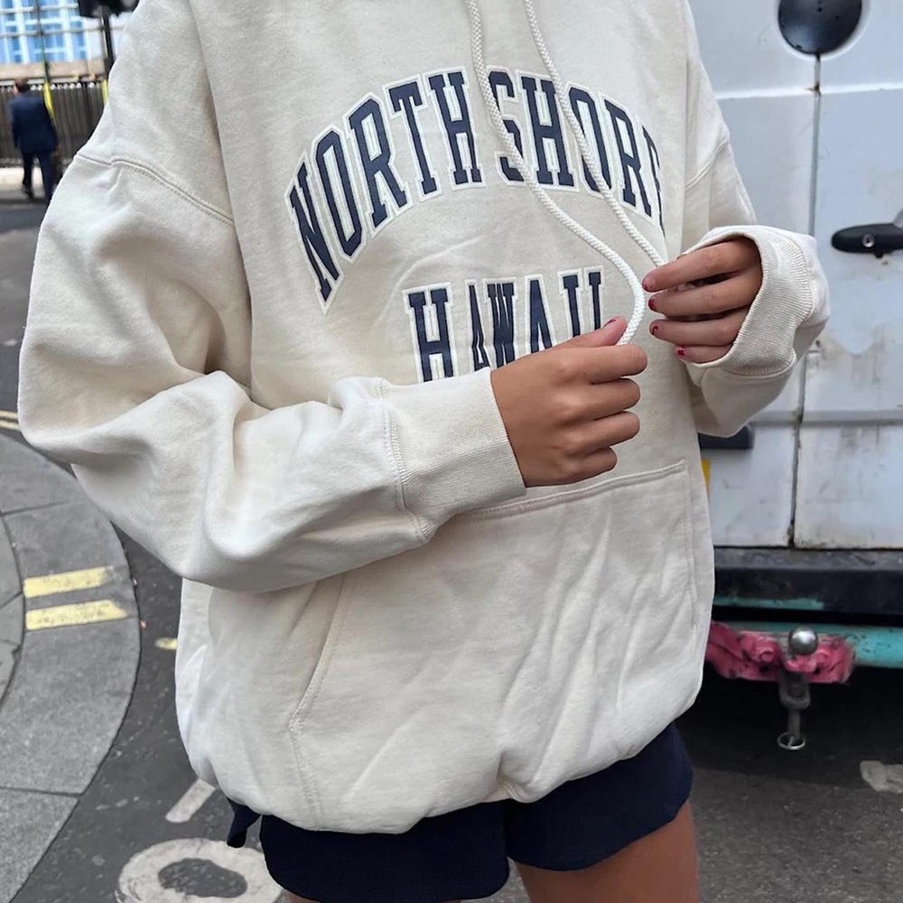 Brandy Melville oversized hoodie, North Shore Hawai’i | Cream & navy | one size